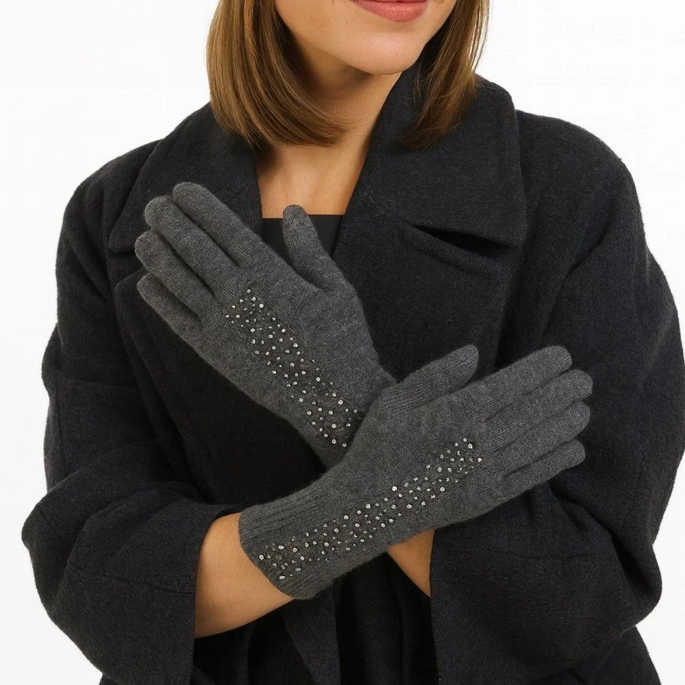 Cashmere Cashmere Gray studded text tip gloves